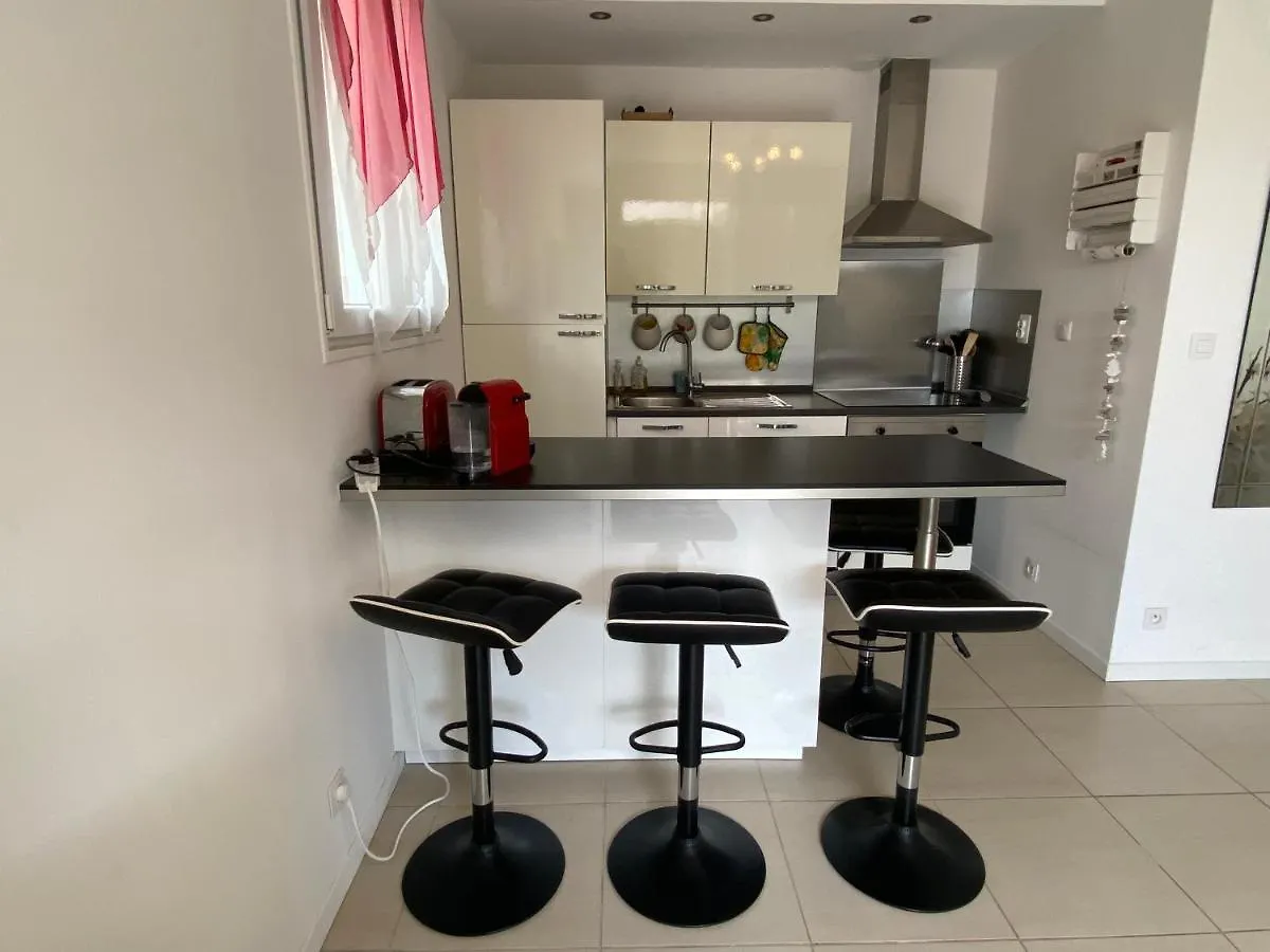 Les Lones Apartment Six-Fours-les-Plages 0*,  France