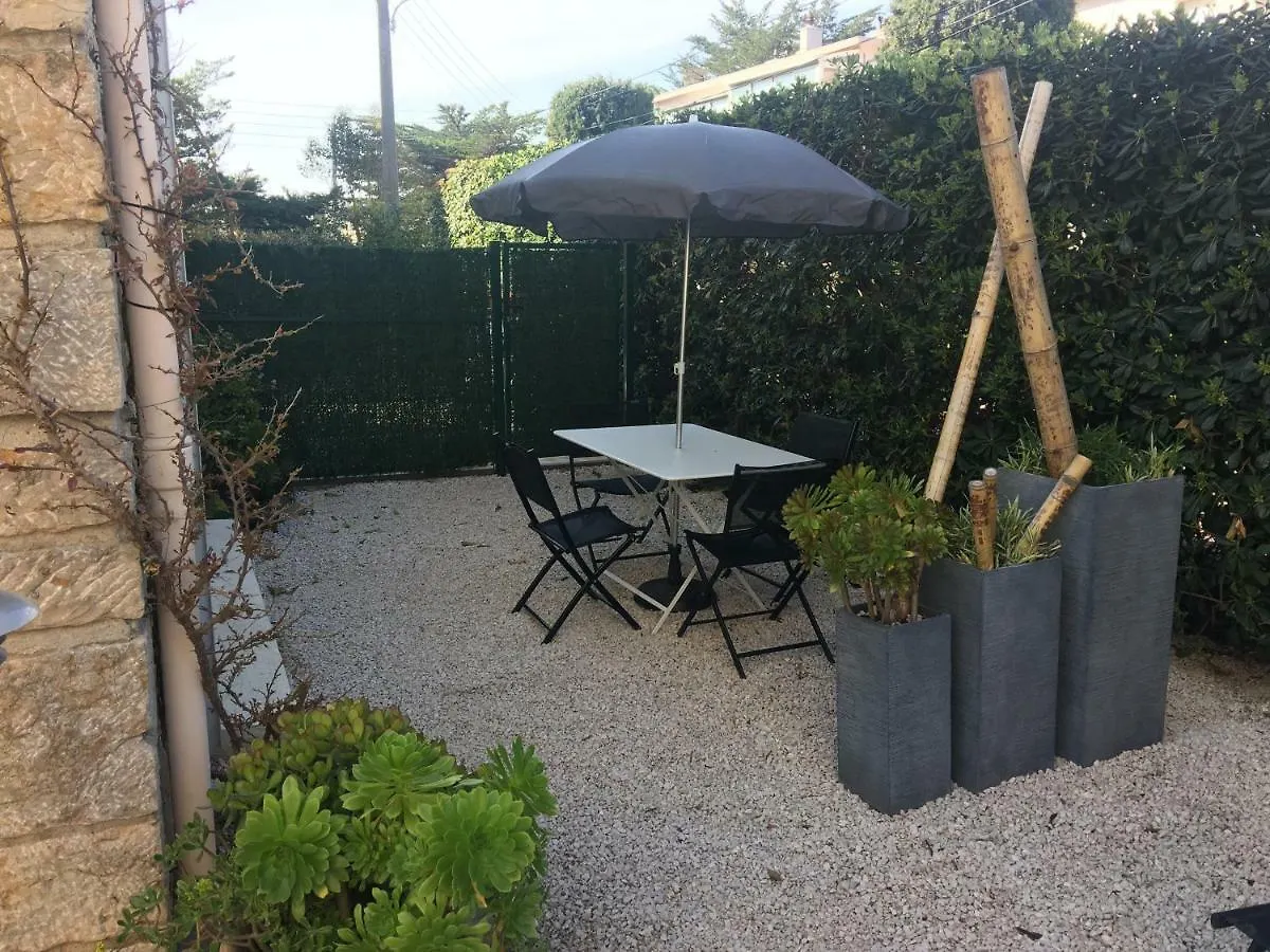 Les Lones Apartment Six-Fours-les-Plages 0*,  France
